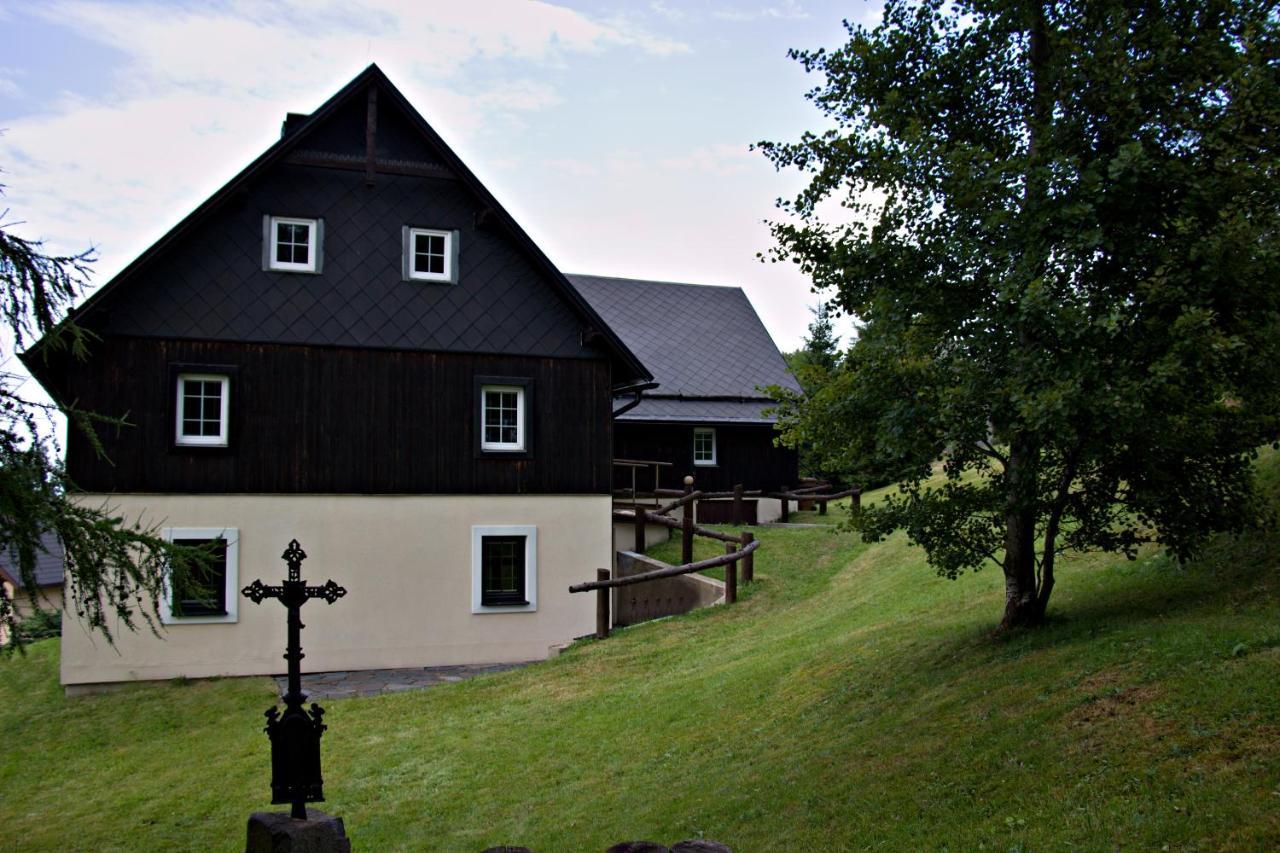 Chaloupka Slamenka Loucná pod Klínovcem Exterior foto