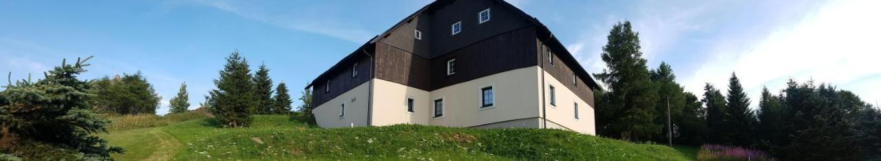 Chaloupka Slamenka Loucná pod Klínovcem Exterior foto